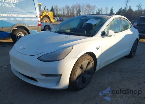 2019 Tesla Model 3 Long Range/Performance из США, поврежденный, VIN 5YJ3E1EB0KF481855